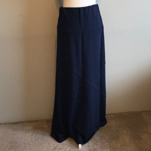 Melissa McCarthy long skirt